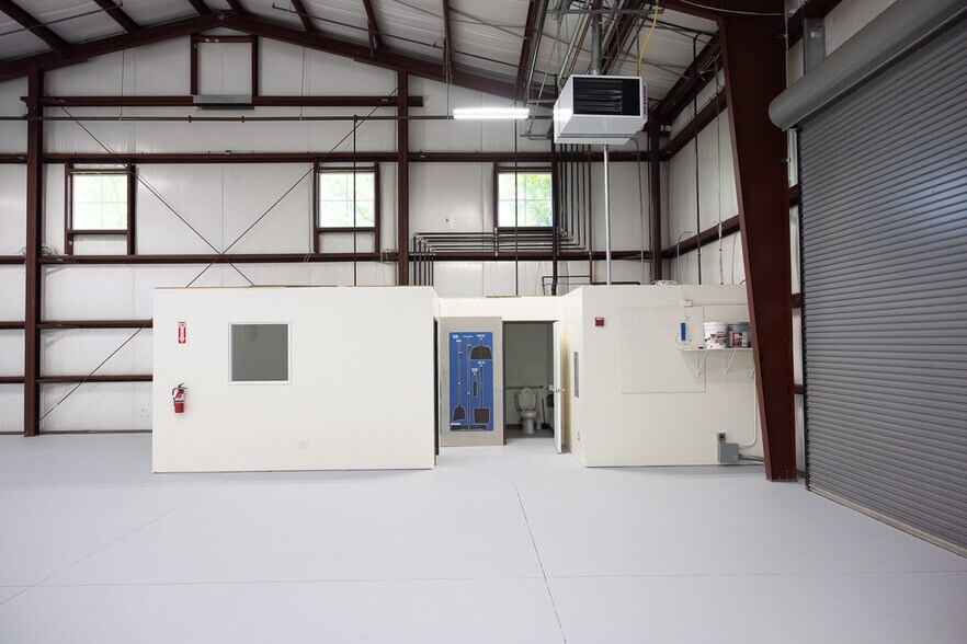 More Photos Of 3466 Brickway Blvd, Santa Rosa Warehouse For Lease