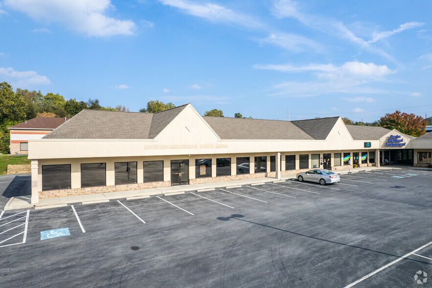 Primary Photo Of 10 Wingco Ln, Reading Storefront Retail Office For Lease