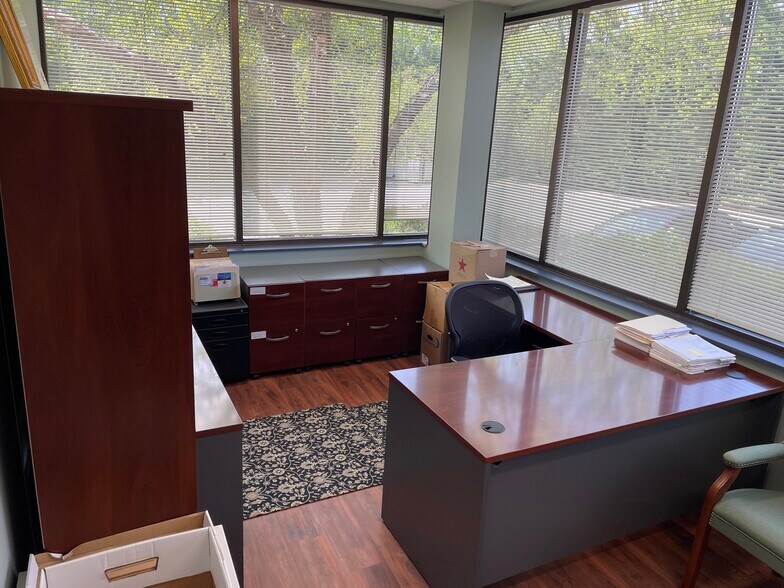 More Photos Of 97 Thomas Johnson Dr, Frederick Office For Sale