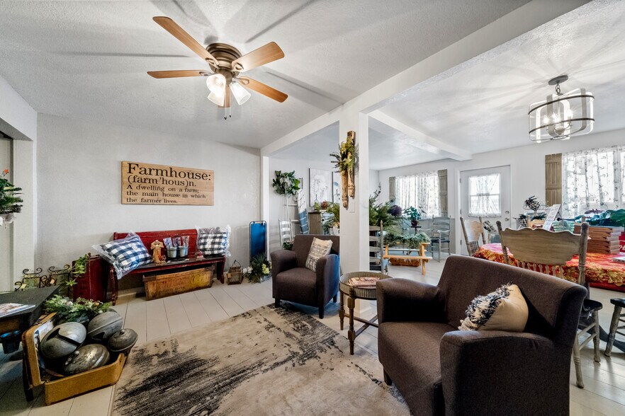 More Photos Of 122 E Cranston Ave, Fowler Flex For Sale