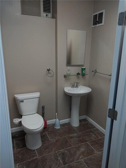 More Photos Of 2102 N Oakland Ave, Decatur Freestanding For Sale