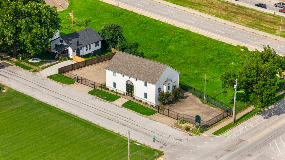 More Photos Of 221 S Nogales Ave, Tulsa Office Residential For Sale