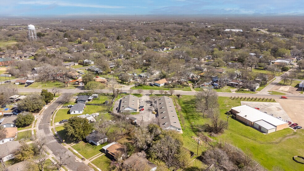 More Photos Of 2912 N Beaton St, Corsicana Apartments For Sale