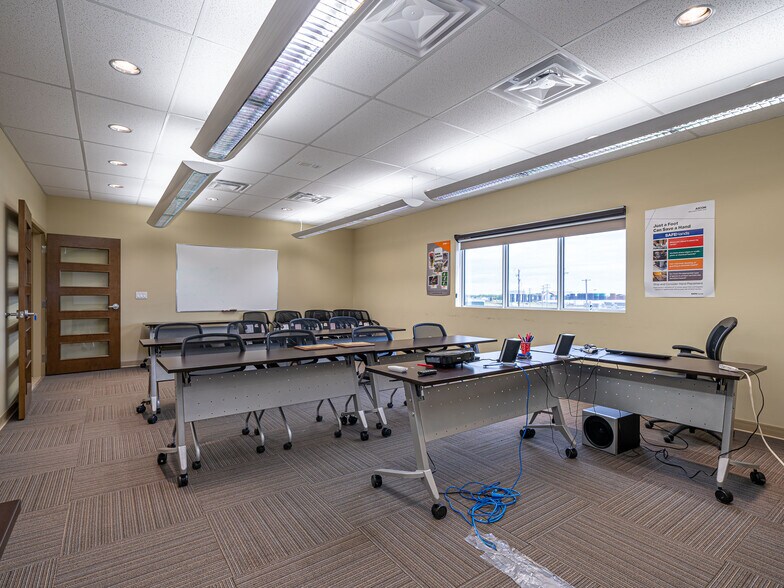 More Photos Of 88 Auto rd, Lloydminster Office For Lease