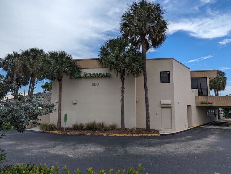 More Photos Of 650 N Congress Ave, Delray Beach Bank For Lease