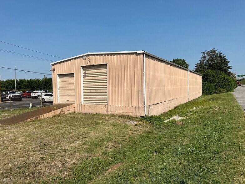 Primary Photo Of 120 A Woodson St NW, Huntsville Self Storage For Lease