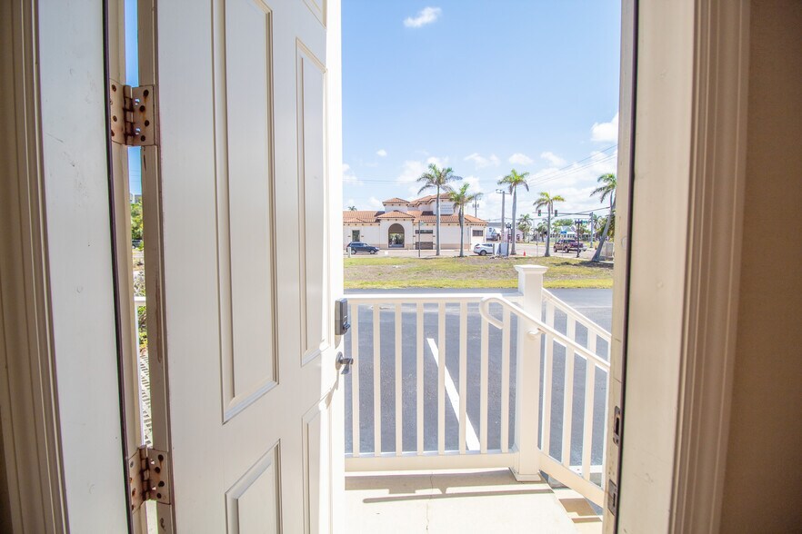 More Photos Of 334 W Olympia Ave, Punta Gorda Office For Sale