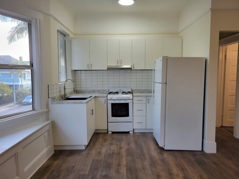 More Photos Of 1701 S Bonnie Brae St, Los Angeles Apartments For Sale