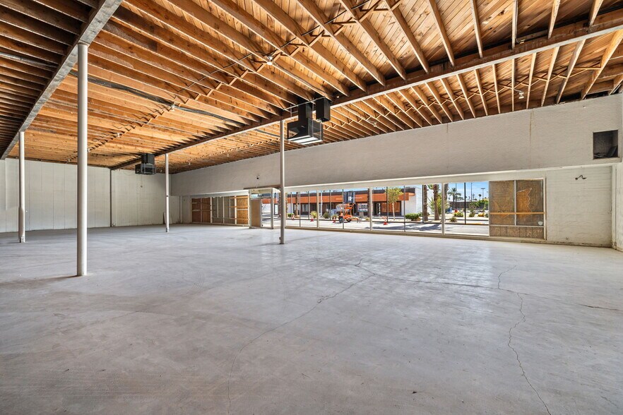 More Photos Of 45151 Oasis St, Indio Freestanding For Lease