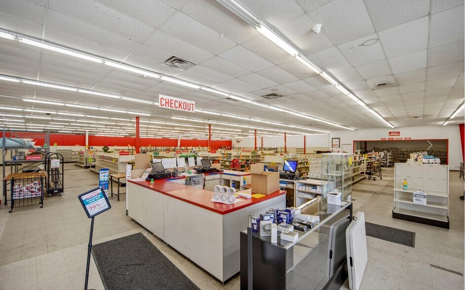 More Photos Of 109 N Market St, Audubon Freestanding For Lease