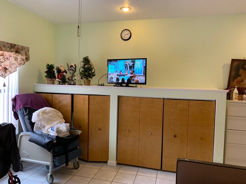 More Photos Of 722 E Lake Rd S, Tarpon Springs Assisted Living For Sale