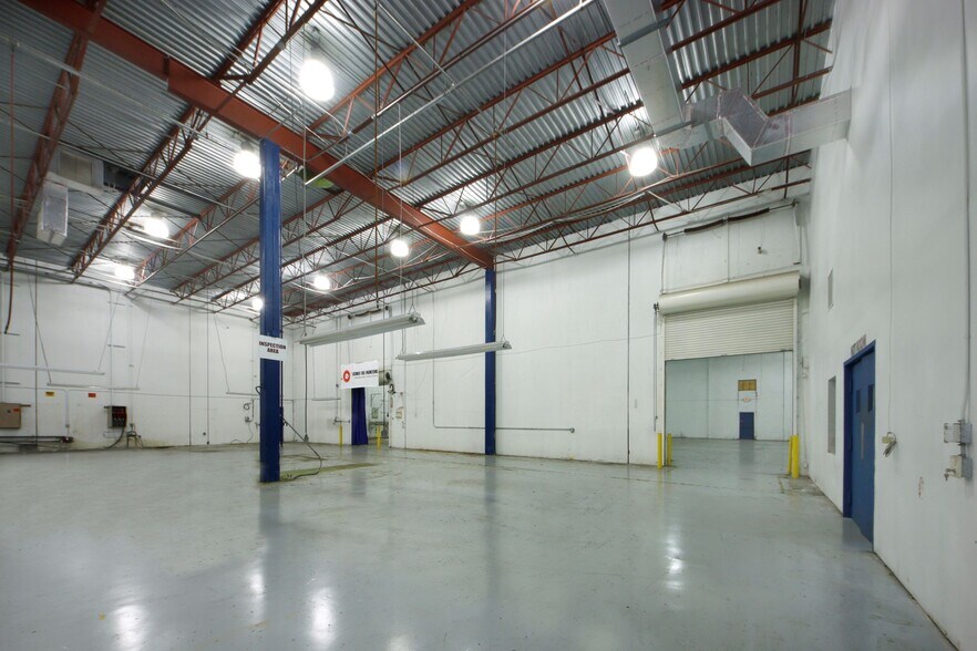 More Photos Of 2851 Evans St, Hollywood Warehouse For Lease