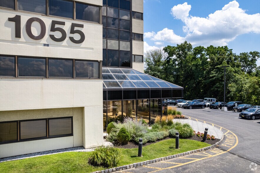 More Photos Of 1055 Parsippany Blvd, Parsippany Office For Lease