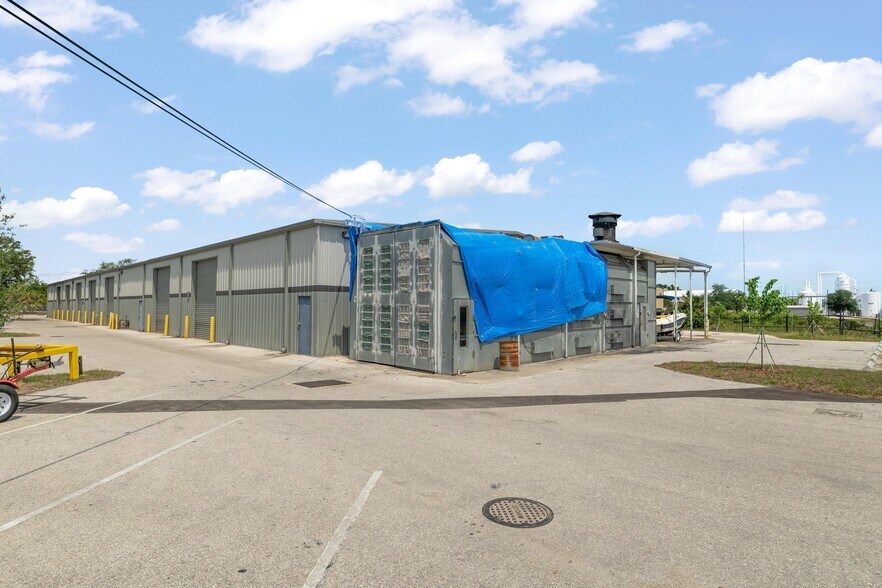 More Photos Of 1400 L and R Industrial Blvd, Tarpon Springs Unknown For Lease