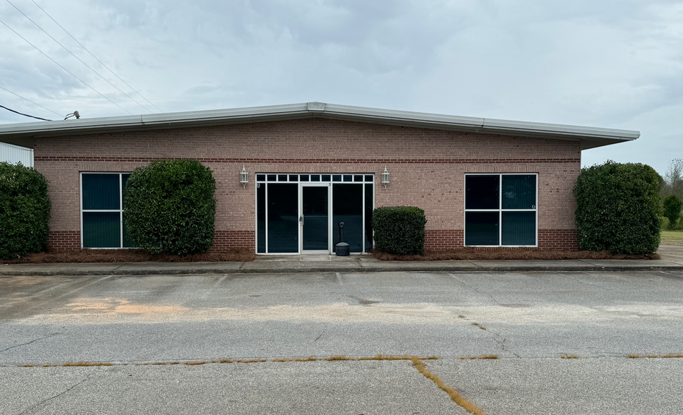 Primary Photo Of 103 Industrial Park Dr, Perry Office For Lease