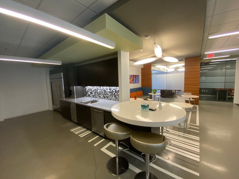 More Photos Of 1100 Old Ellis Rd, Roswell Loft Creative Space For Lease