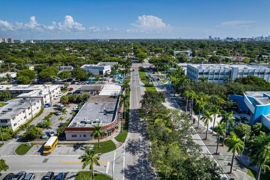 More Photos Of 16978-16990 NE 19th Ave, North Miami Beach Storefront Retail Office For Lease