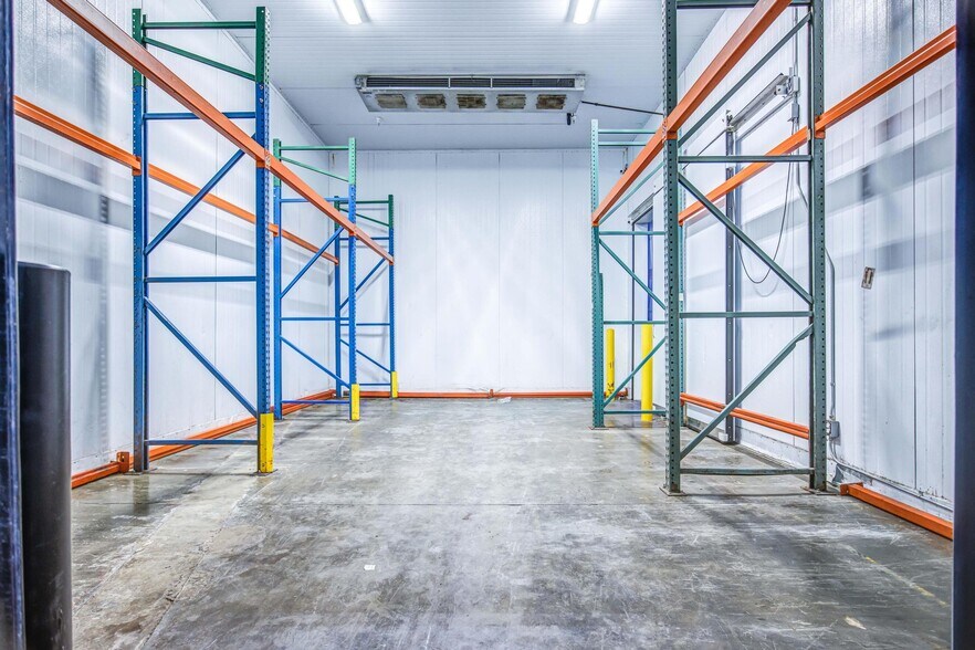 More Photos Of 6820-6830 E Washington Blvd, Commerce Refrigeration Cold Storage For Lease
