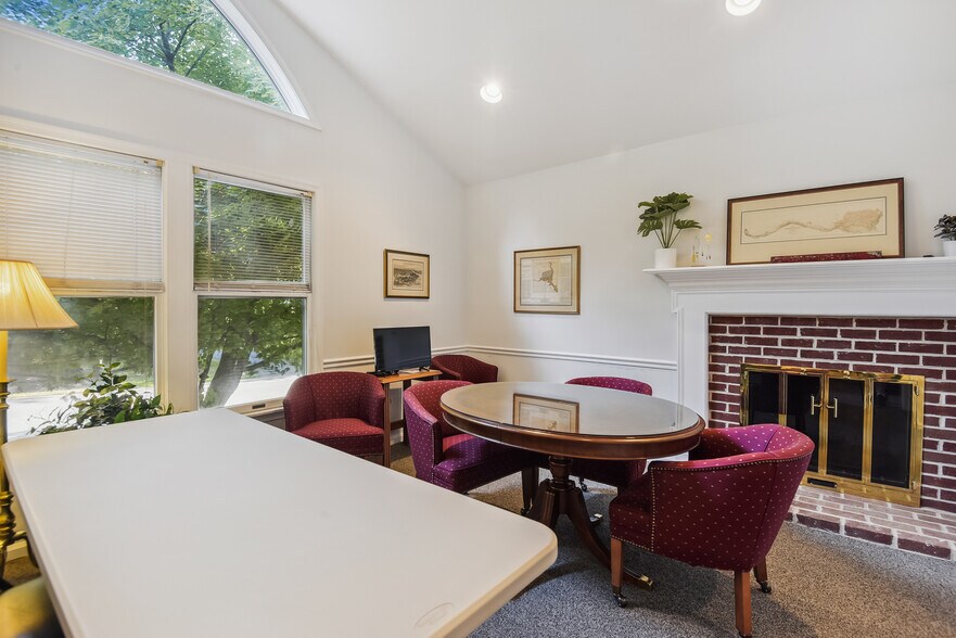 More Photos Of 10520 Warwick Ave, Fairfax Medical For Sale