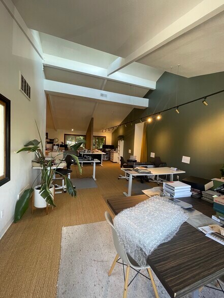 More Photos Of 2482 Newport Blvd, Costa Mesa Loft Creative Space For Lease