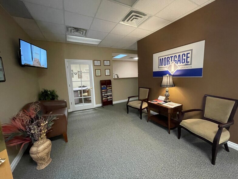 More Photos Of 47100 Schoenherr Rd, Shelby Township Medical For Lease