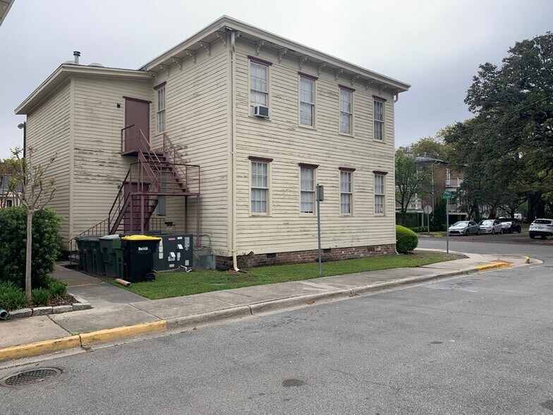More Photos Of 429 Tattnall St, Savannah Daycare Center For Sale