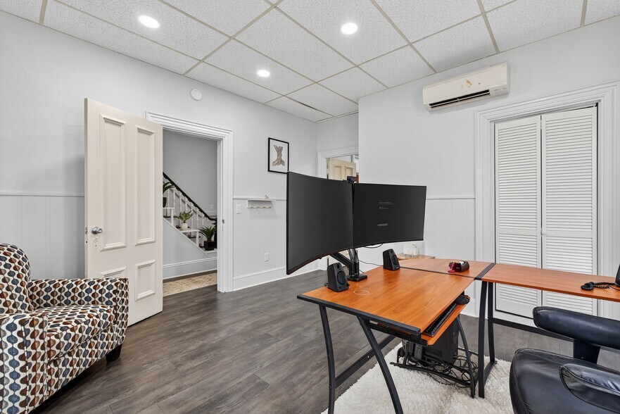 More Photos Of 112 State St, Augusta Office For Sale