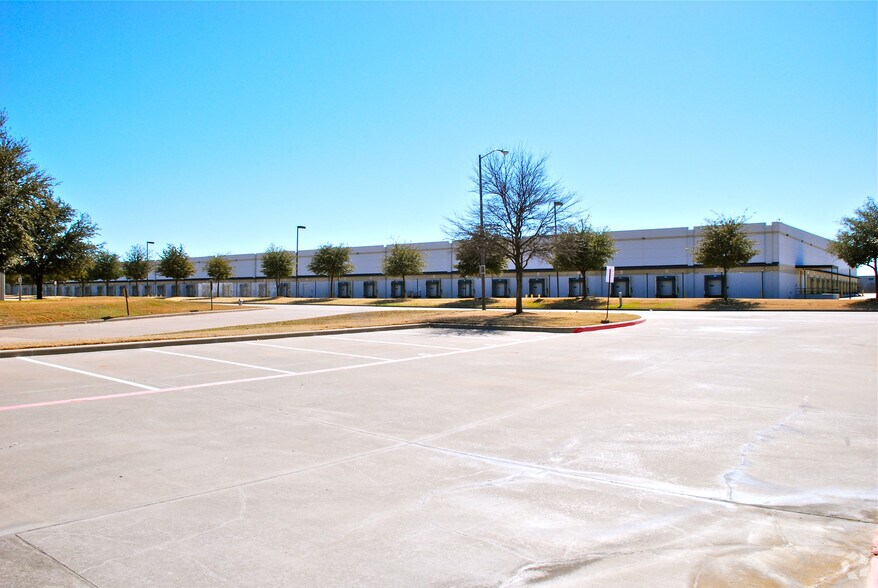 Primary Photo Of 14900 Frye Rd, Fort Worth Warehouse For Lease