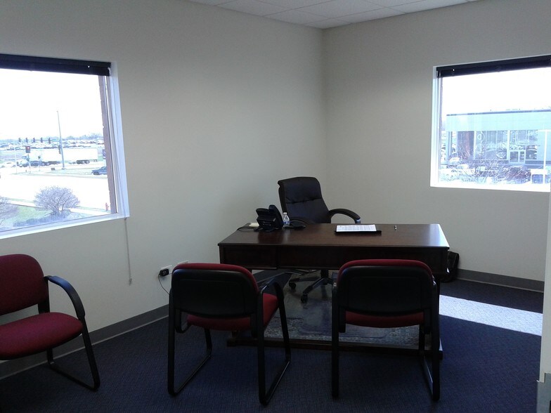 More Photos Of 1530 N Randall Rd, Elgin Medical For Lease