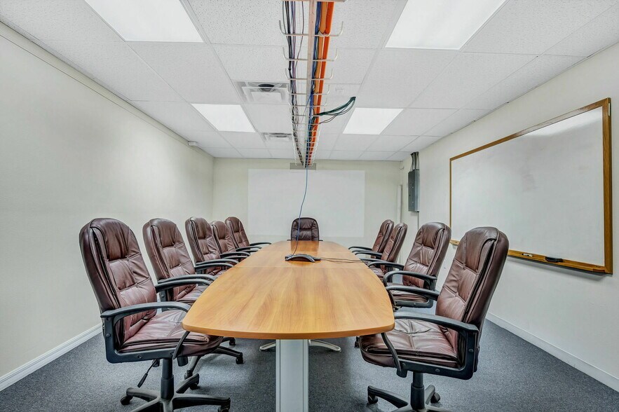 More Photos Of 902 E New Haven Ave, Melbourne Coworking Space