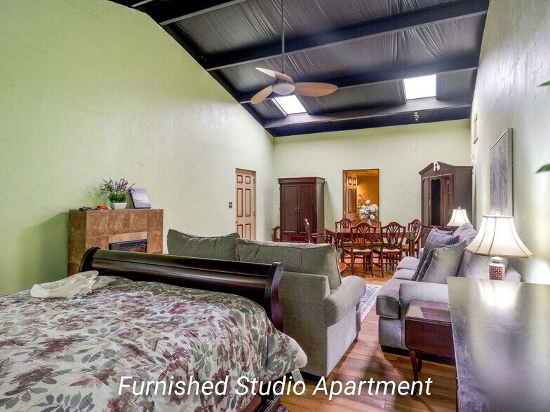 More Photos Of 521 E Front St, Hawkins General Retail For Sale