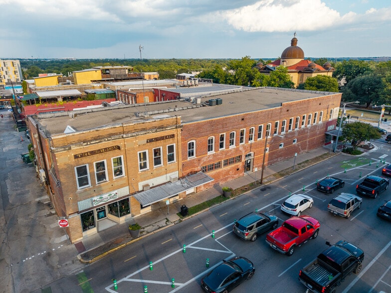 More Photos Of 101 E Hopkins St, San Marcos General Retail For Sale