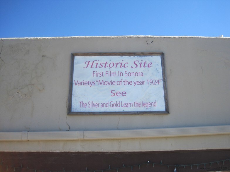 More Photos Of 305 E American Ave, Oracle Bar For Sale