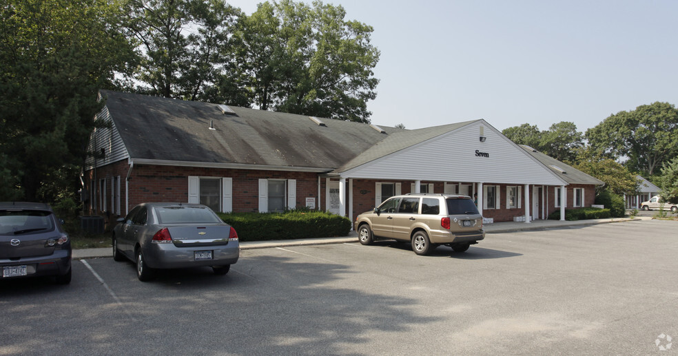 Primary Photo Of 7 Medical Dr, Port Jefferson Station Medical For Lease