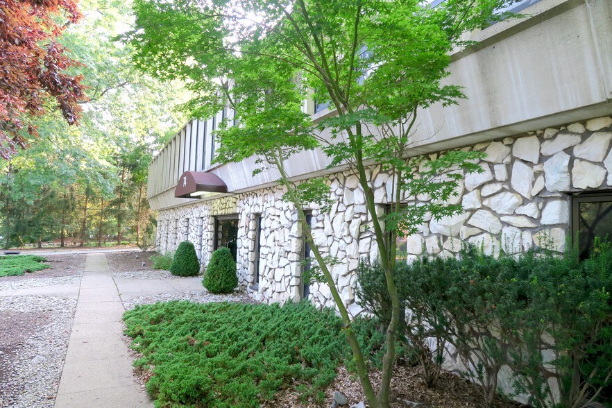 More Photos Of 74 Pascack Rd, Park Ridge Medical For Lease