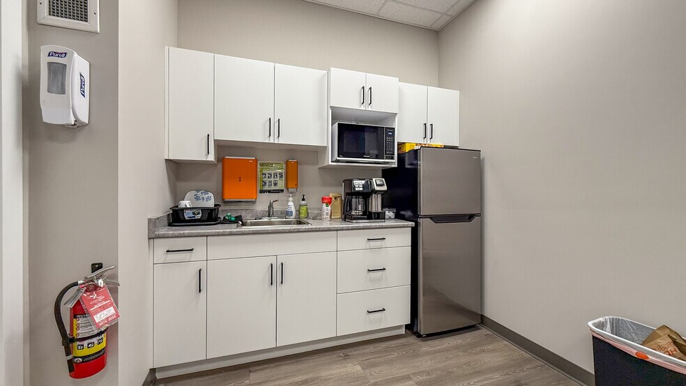 More Photos Of 2842-2848 Fenwick Rd, Kelowna Industrial For Sale