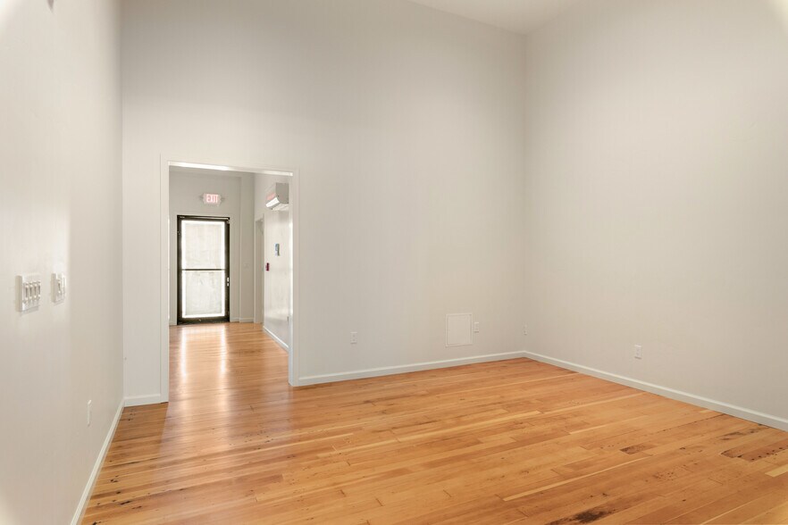 More Photos Of 302 N Main St, Lakeport Storefront For Sale