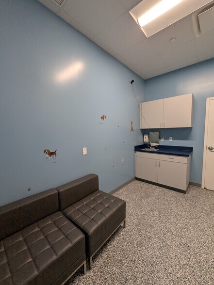 More Photos Of 16719 Balance Cv, Land O' Lakes Office For Sale