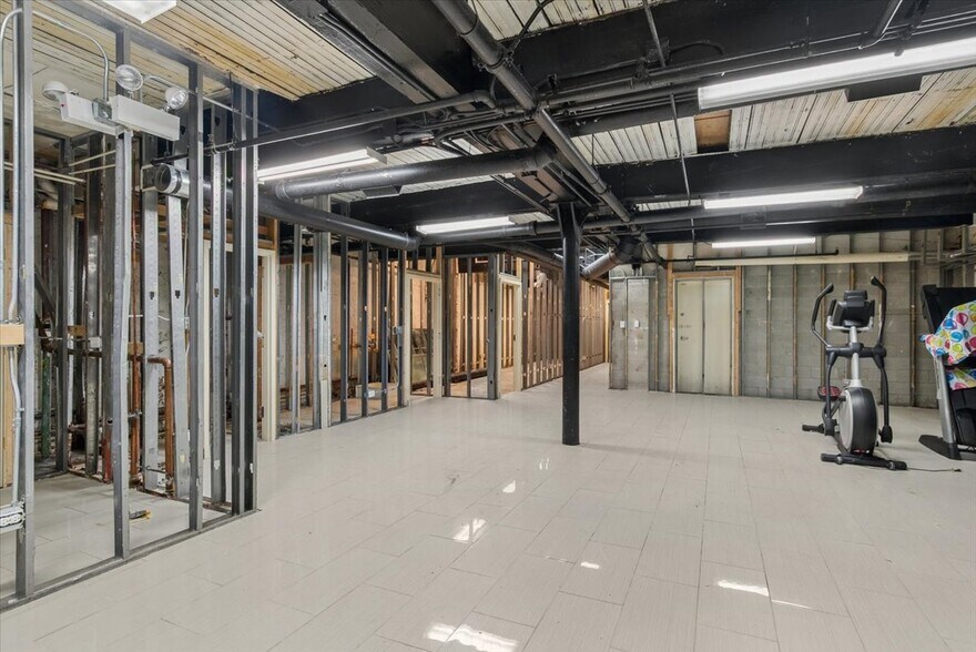 More Photos Of 1455 S Michigan Ave, Chicago Office For Sale