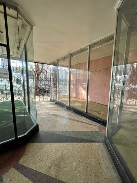 More Photos Of 2277 Shattuck Ave, Berkeley Storefront For Sale