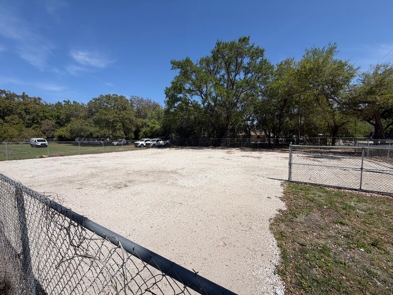More Photos Of 10248 Fisher ave, Tampa Land For Lease