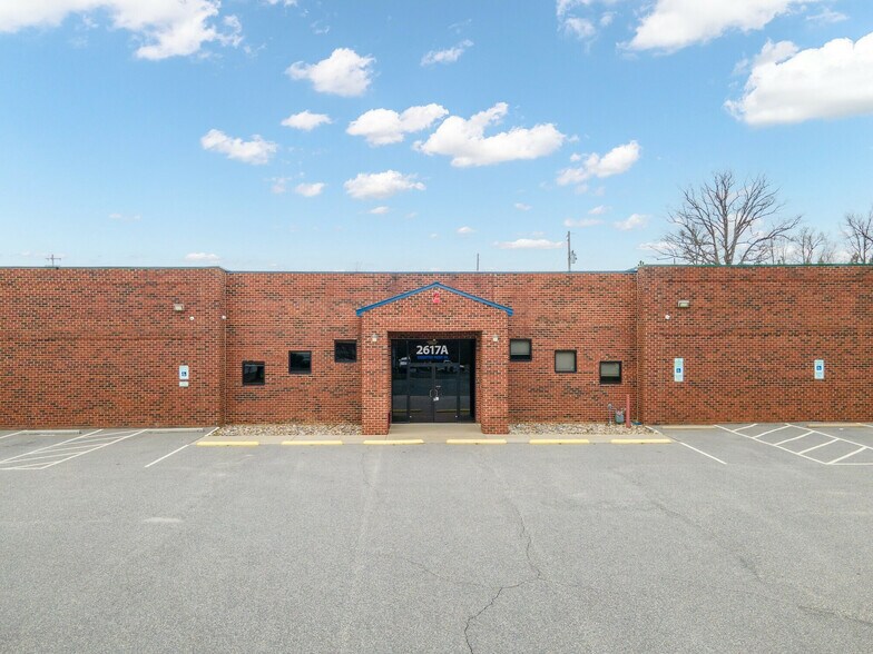 More Photos Of 2613-2617 Executive Point Dr, Monroe Mixed Retail For Sale