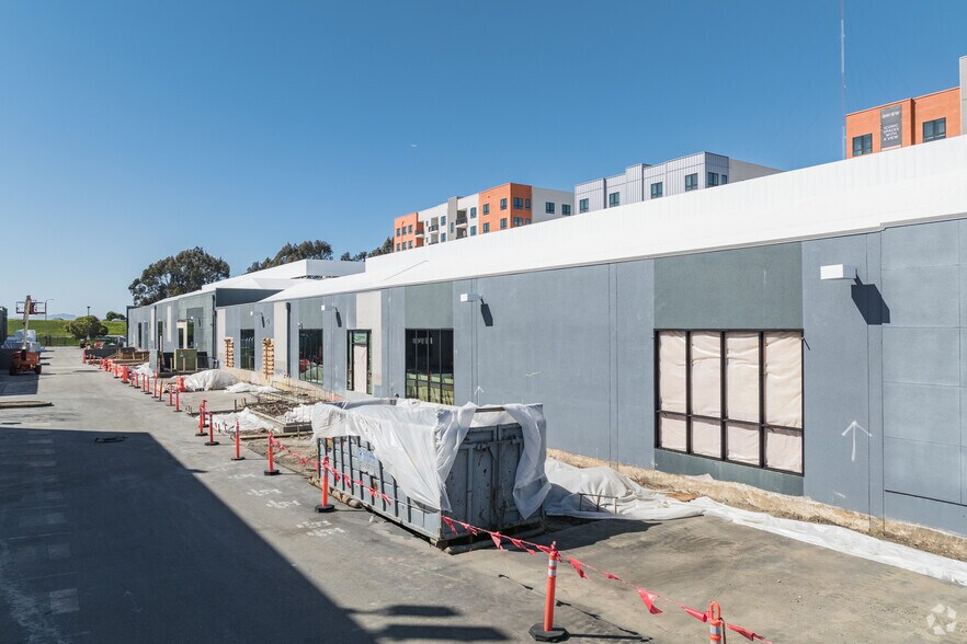 More Photos Of 6601 Shellmound St, Emeryville Research And Development For Lease