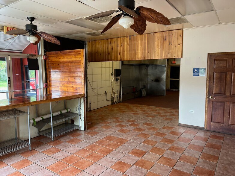 More Photos Of 127 W Lake St, Bloomingdale Fast Food For Sale