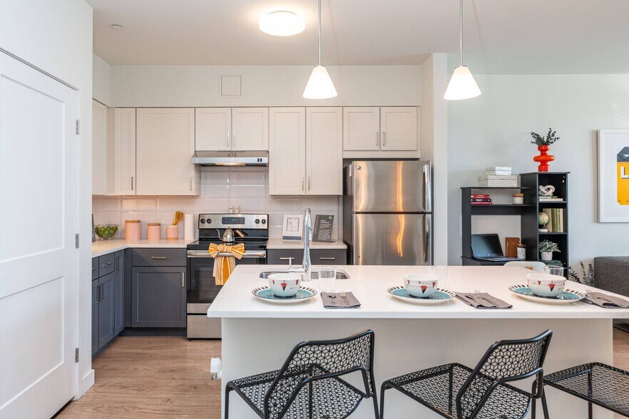 More Photos Of 10 Patriot Pky, South Weymouth Apartments For Lease