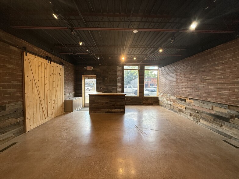 More Photos Of 2758 Coolidge Hwy, Berkley Storefront For Sale