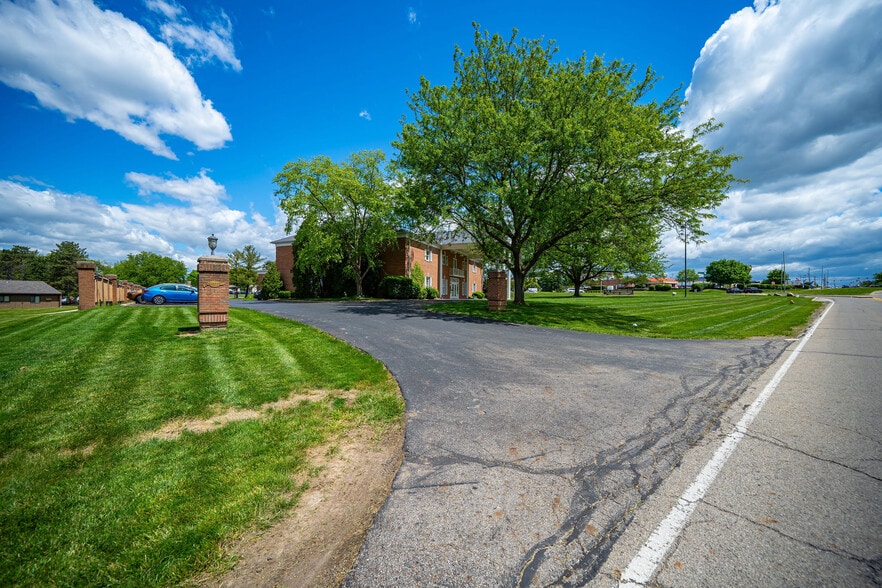 More Photos Of 2990 Bethel Rd, Columbus Funeral Home For Sale