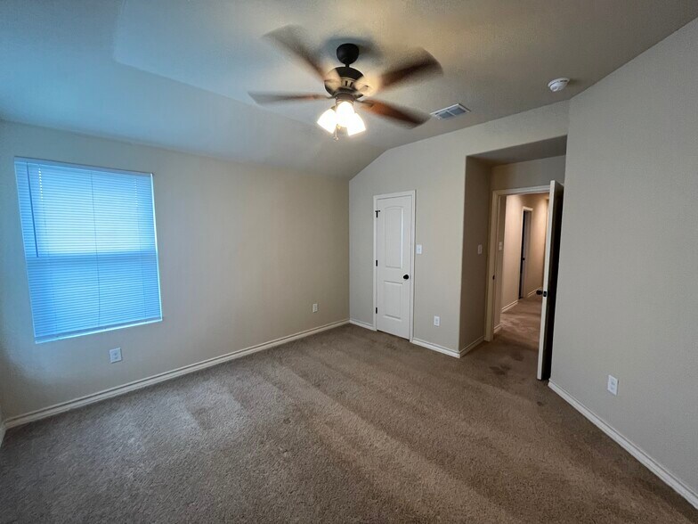 More Photos Of 6618 Mia Way, San Antonio Apartments For Sale