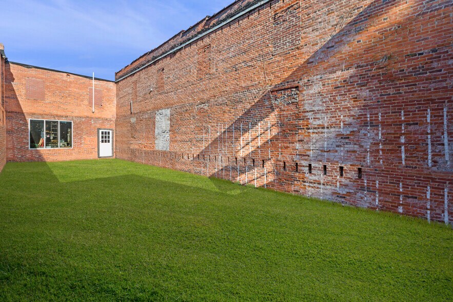 More Photos Of 119 S 3rd St, Smithfield Storefront For Sale