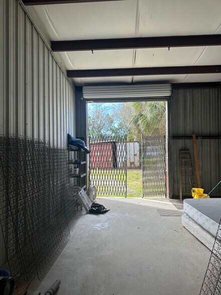 More Photos Of 4809 Main St, Jacksonville Freestanding For Lease